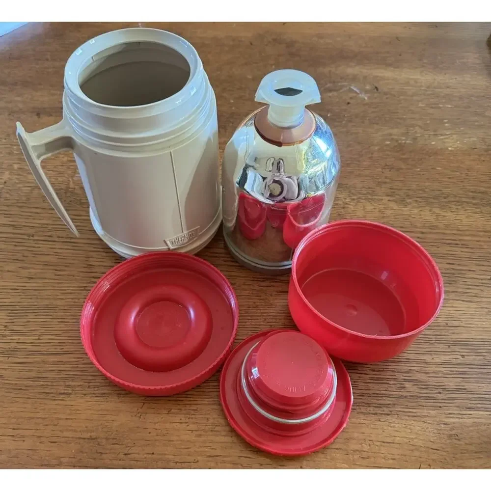 Vintage Thermos Model 6002 Red & White 10 oz Wide Mouth Vacuum Food Jar Complete